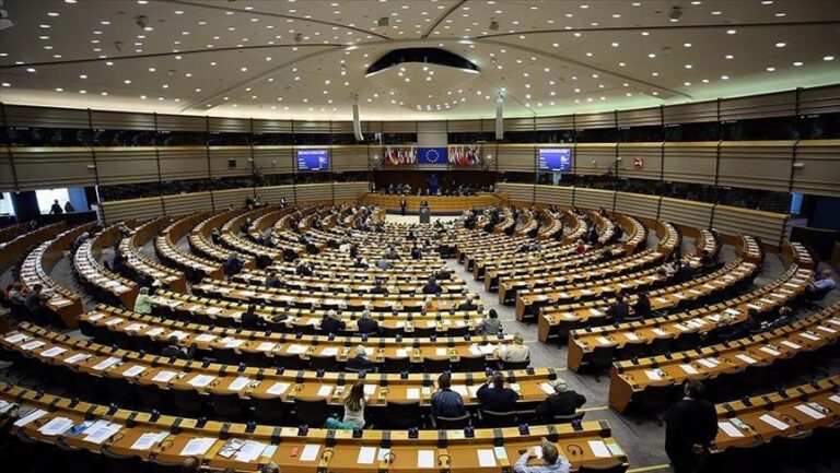 Parlamentul European suspendă ratificarea acordului comercial dintre UE și SUA