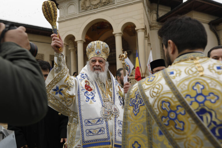 Patriarhul Daniel: Botezul Domnului este o sărbătoare de binecuvântare și bucurie