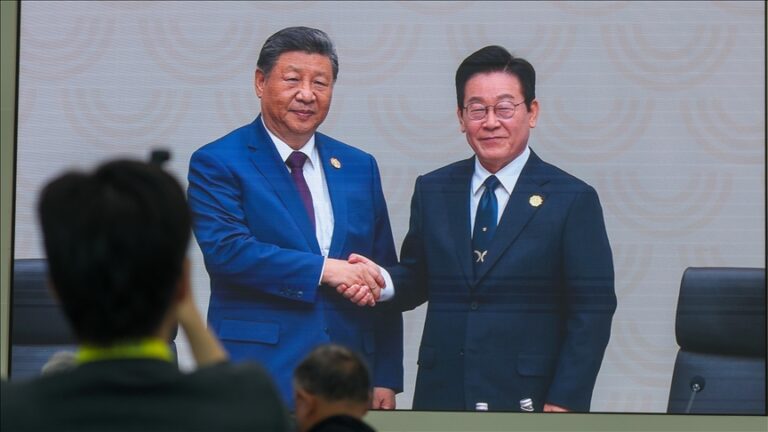 Preşedintele Coreei de Sud anunţă că i-a cerut ajutorul lui Xi Jinping în vederea unei ”îngheţări” a a programului nuclear nord-coreean, în schimbul unei ”compensaţii”