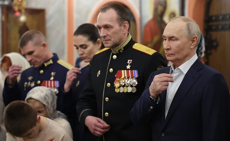 De ce preferă Putin războiul