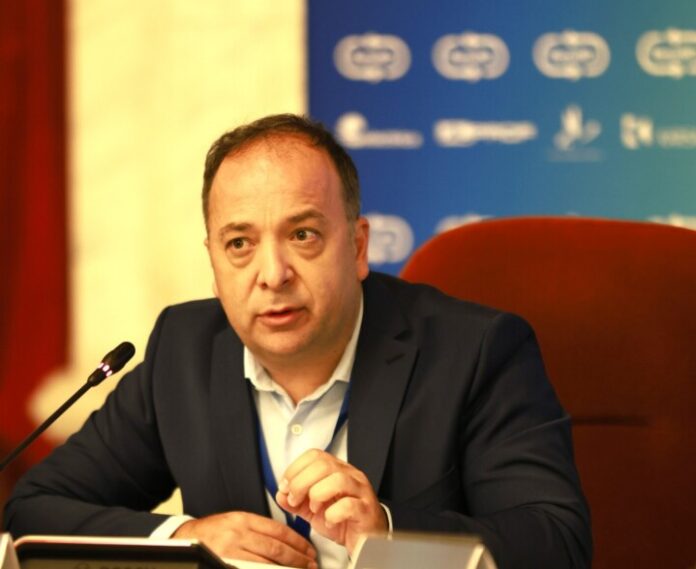 Adrian Negrescu: România trebuie să renunțe la steroizii consumului pe datorie și să accelereze absorbția fondurilor europene