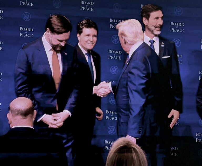 FOTO | Cu cine s-a întreținut președintele Nicușor Dan la Consiliul pentru Pace