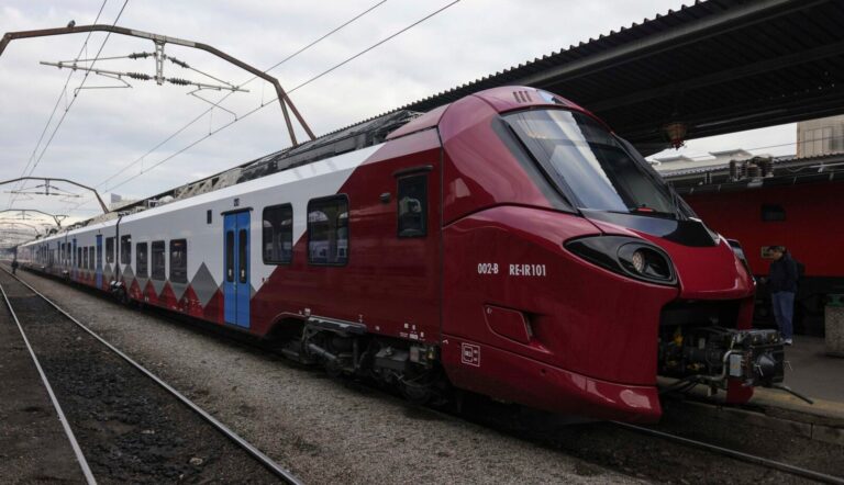 CFR Călători a introdus de vineri în circulație două noi trenuri Alstom RE Coradia Stream