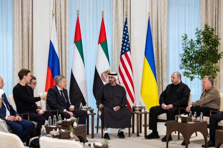 Reuters: Americanii se grăbesc. SUA vor ca Ucraina şi Rusia să încheie un acord de pace în luna martie, iar în mai să fie organizate deja alegeri în Ucraina simultan cu un referendum