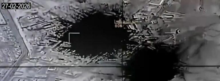 Pakistanul, în „război deschis” cu Afganistanul. Kabulul, bombardat
