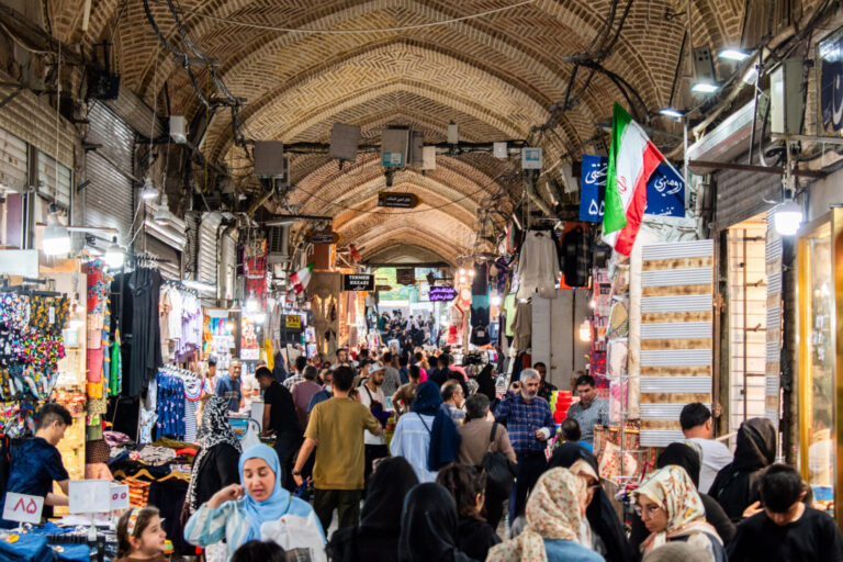 Războiul, succesiunea și periculoasa testare a celor două mituri legate de Iran