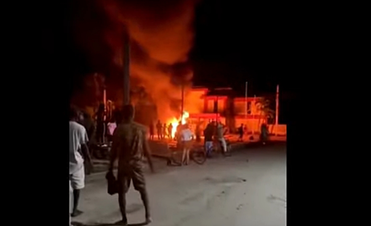 VIDEO | Cuba: Protestatari au atacat un birou al Partidului Comunist