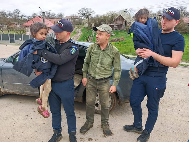 Cele două fetiţe din Târnăveni, găsite de un pădurar, într-o zonă izolată/ ”Erau speriate și înghețate de frig”