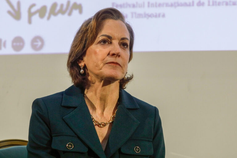 Laureata Pulitzer, Anne Applebaum, în România: „Cea mai mare amenințare la adresa securității Europei este victoria Rusiei în Ucraina”