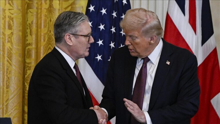 Premierul britanic declară că s-a „săturat” de influenţa pe care Trump şi Putin o au asupra costurilor energiei în Marea Britanie