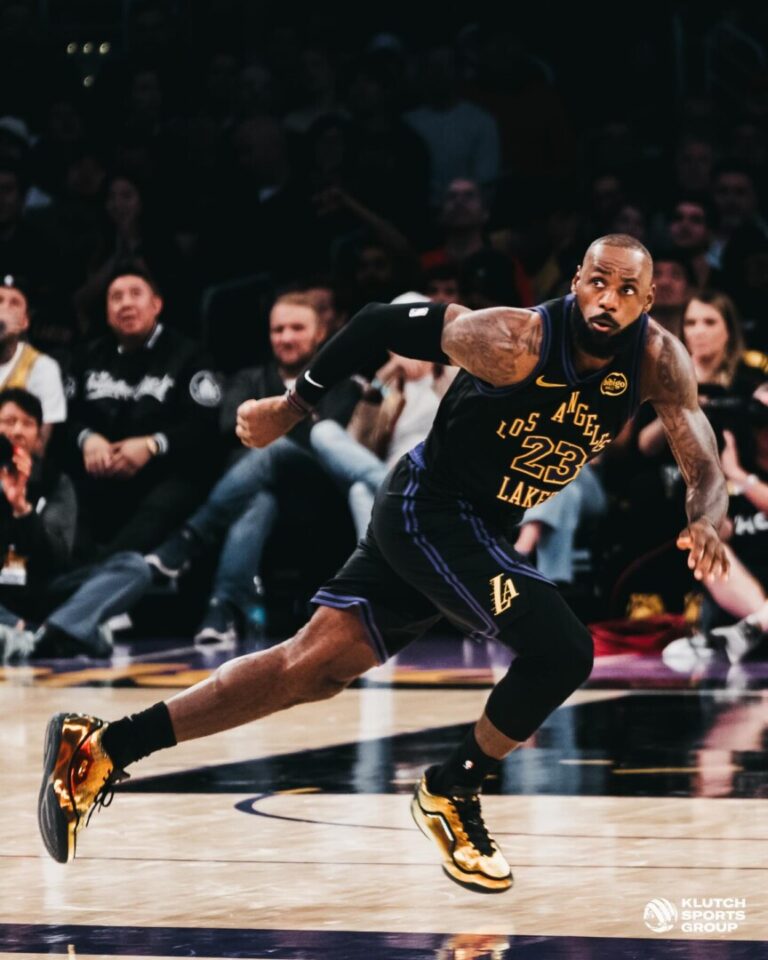 Baschet NBA | LeBron James a egalat recordul de victorii al legendarului Kareem Abdul-Jabbar