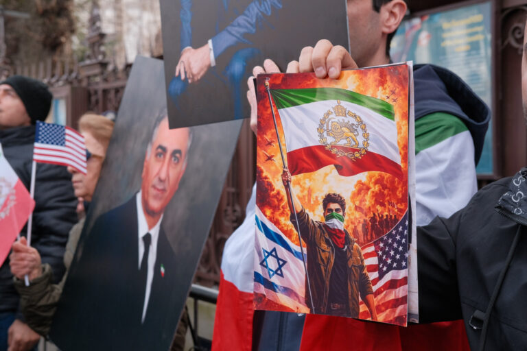 Opoziția iraniană din exil își regândește sprijinul pentru război