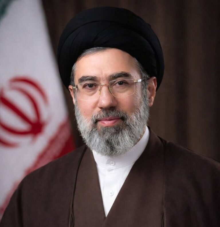 Ayatollahul Mojtaba Khamenei cere iranienilor să facă copii