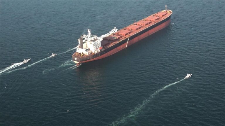 SUA anunță că au lovit două petroliere iraniene care încercau să ajungă într-un port iranian
