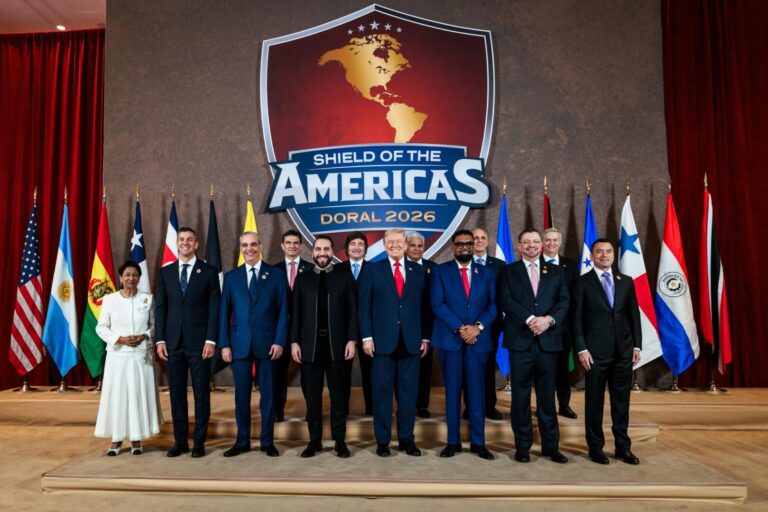 Președintele Trump anunță la summitul „Scutul Americilor” o alianță militară împotriva traficanților de droguri