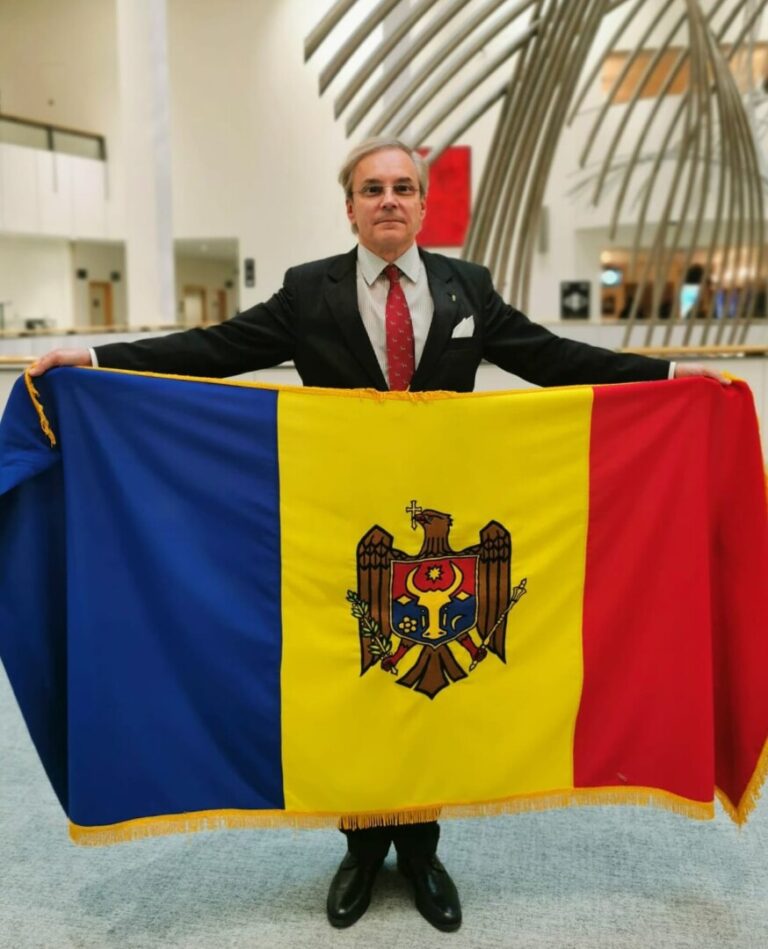 Eurodeputatul Şerban Sturdza, despre plecarea din AUR: Am creat un partid de dreapta. Şi a fost transformat într-un partid nostalgic comunist