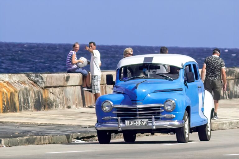 Trump leaves Cuba without oil, and Russia won’t pay up