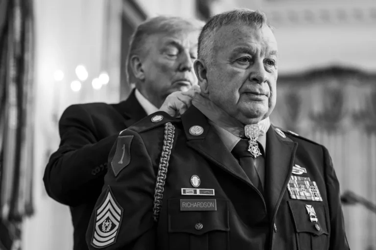 Pericolele schimbării de direcție a lui Donald Trump, de la președinte al păcii la președinte al războiului