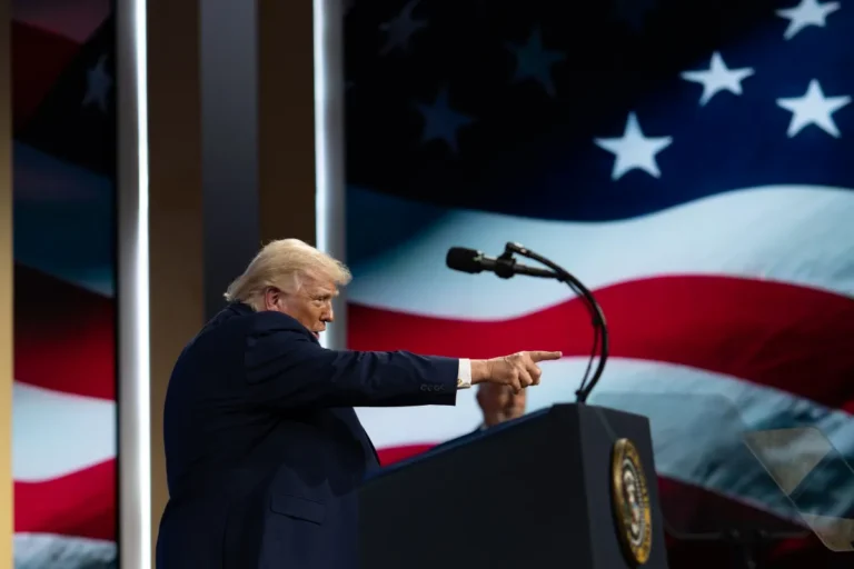 Donald Trump și arta diplomației proaste. Unul dintre consilierii pe care președintele îi ignoră este el însuși, în versiunea sa din 1987