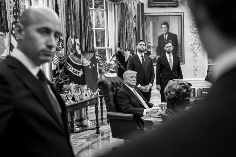 Cum îl slăbește războiul din Iran pe Donald Trump