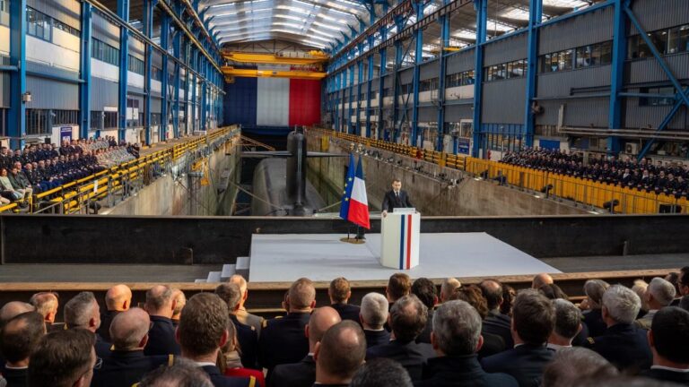 Ce înseamnă noua doctrină nucleară a Franței pentru Europa. Macron îi introduce noi focoase, dar și pe aliați
