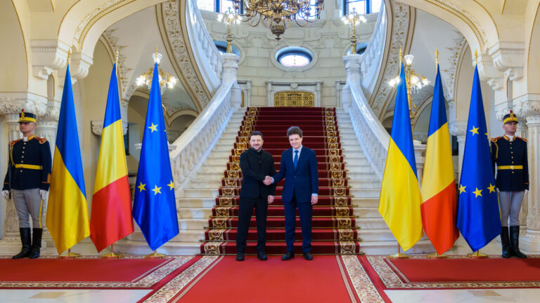 Declaraţie de parteneriat strategic între România și Ucraina și acord privind dronele / Nicușor Dan, critic cu Ungaria pentru blocarea împrumutului pentru Kiev