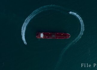 Iranul ripostează la bombardamentele SUA și promite închiderea Strâmtorii Ormuz