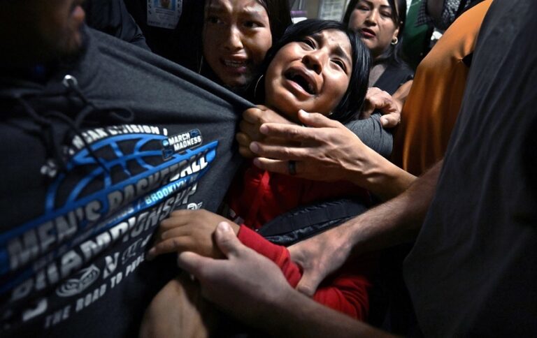 Fotografia unei familii de migranți separată de ICE a câștigat premiul World Press Photo 2026
