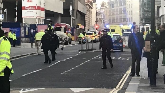 Două persoane înjunghiate într-un atac cu caracter antisemit la Londra. Poliția tratează atacul drept „act terorist”