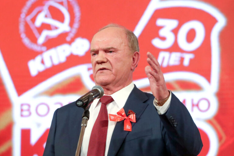 Liderul comuniștilor ruși avertizează parlamentul cu privire la riscul unei revoluții din cauza deteriorării economice