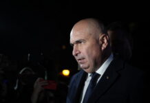 Bolojan: PNL i-a solicitat lui Adrian Veştea depunerea mandatului până mâine dimineaţă la ora 10/ Parlamentarii PNL care vor vota îşi vor pierde calitatea de membru