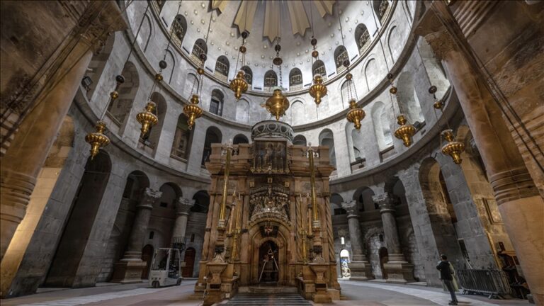 Biserica Sfântului Mormânt şi-a redeschis porţile, după 40 de zile