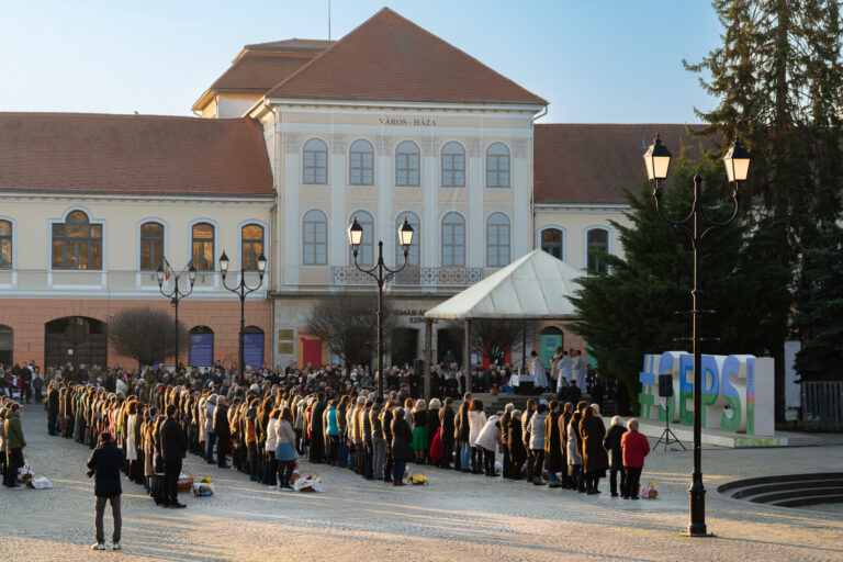 VIDEO | Mii de credincioşi catolici au participat la ceremonia de sfinţire a bucatelor, la Miercurea Ciuc