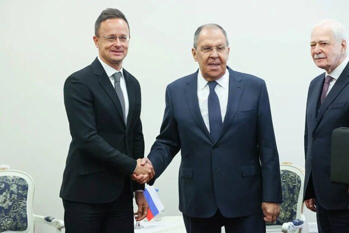 Încă o convorbire Szijjarto-Lavrov scursă în presă; ministrul ungar ar fi acceptat să îi trimită omologului rus un document despre Ucraina
