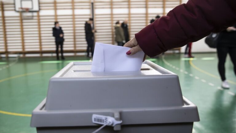 Prezență record la vot de 54,14% la mijlocul zilei la alegerile legislative din Ungaria