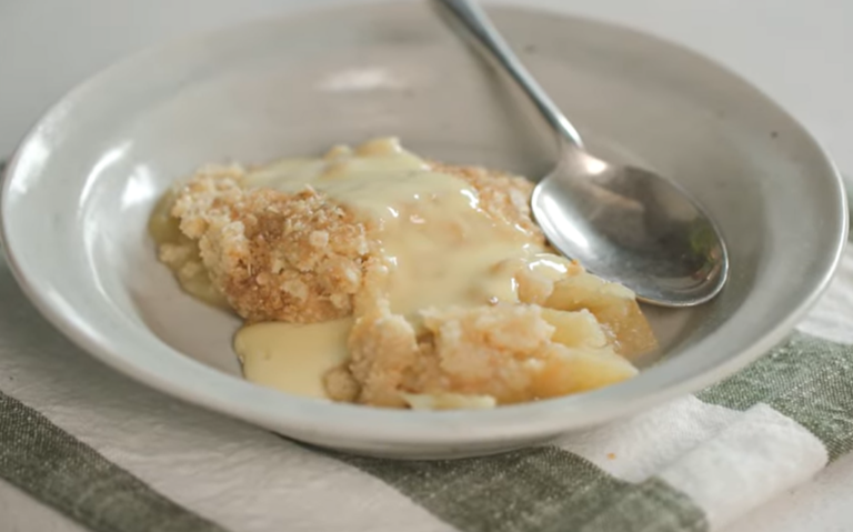 VIDEO | Crumble cu mere. Rețeta