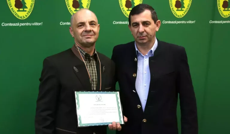 Pădurarul care le-a găsit pe cele două fetiţe din Mureș, premiat de Romsilva