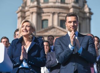 Condamnată penal, Marine Le Pen va face campanie pentru prezidențialele din Franța în tandem cu Jordan Bardella