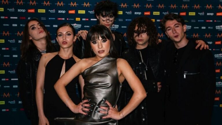 Alexandra Căpitănescu şi delegaţia României, pe Covorul Turcoaz la ceremonia de deschidere Eurovision Song Contest 2026