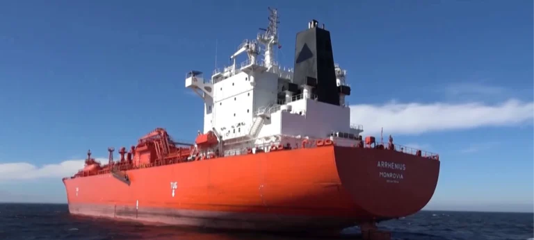 Moscova susţine că a găsit mine magnetice NATO pe un petrolier aflat în portul rus Ust-Luga