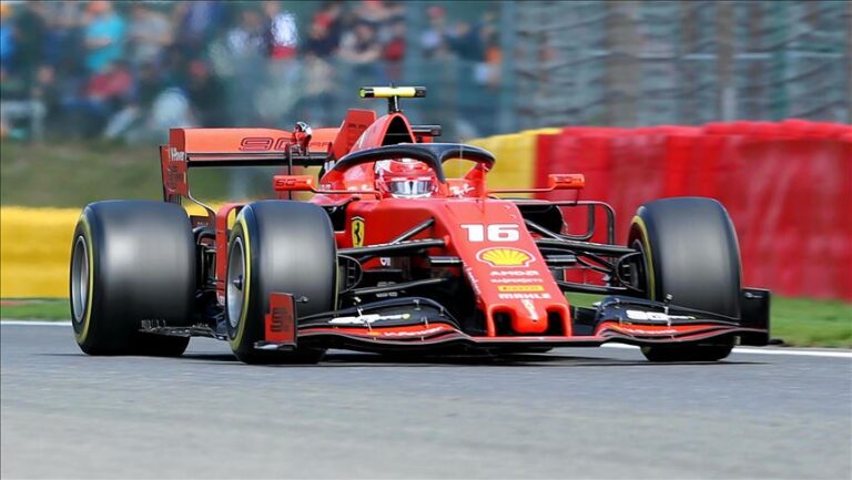 Lewis Hamilton insistă că vrea să continue în Formula 1, în ciuda zvonurilor privind retragerea sa