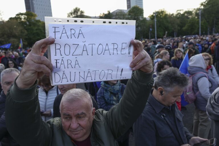 Mitinguri de susținere a premierului Ilie Bolojan, în Piața Victoriei și la Oradea