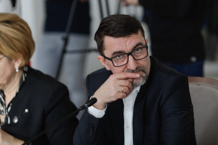 Turos Lóránd (UDMR): Este iresponsabilitate să destitui un guvern fără să vii cu soluţii