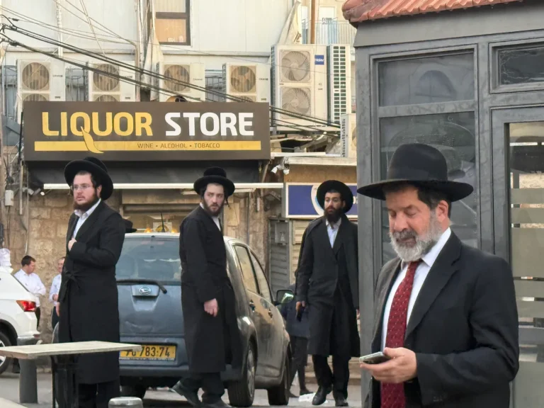 Israelul, confruntat cu cea mai apăsătoare urgență națională din lume. Exasperanta mea dezbatere cu rabinii haredi