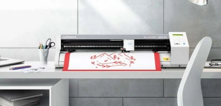 Echipamente de tăiere și gravare pentru ateliere de print: cum alegi soluția potrivită?