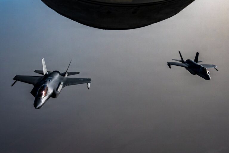 Statele Unite anunță că au doborât două drone iraniene