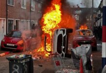 VIDEO | Violențe anti-imigrație în Belfast, după ce un refugiat sudanez a încercat să taie gâtul unui bărbat