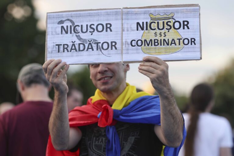 PHOTOS | Hundreds of Romanians protest as political crisis deepens