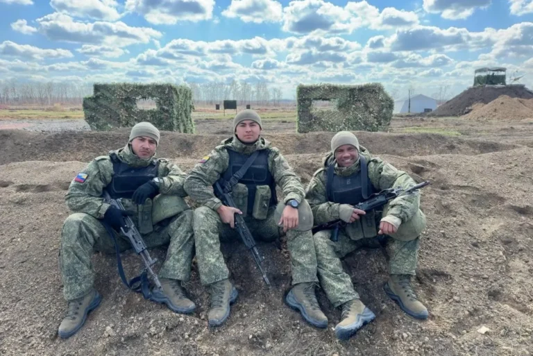 Cum s-au îmbogățit doi tiktokeri brazilieni recrutând soldați pentru armata rusă