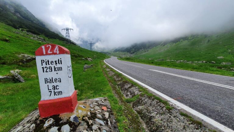 FOTO | Unul dintre cele mai frumoase drumuri din lume ar putea fi deschis circulaţiei vineri dimineaţa